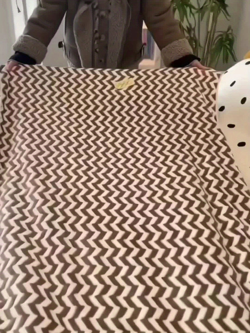 “Premium Oversized Beach Towel – Soft, Quick-Dry & Sand Free”